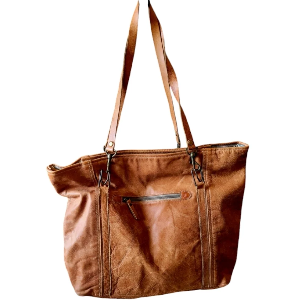 Chloe & Lex Distressed Brown Leather Large Shoulder Bag - Picture 7 of 10